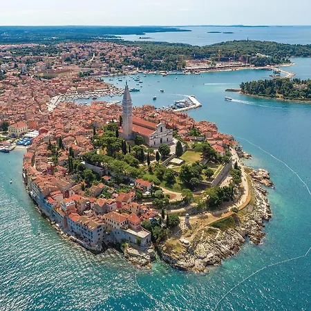 Apartment Awesome In With Kitchen Rovinj