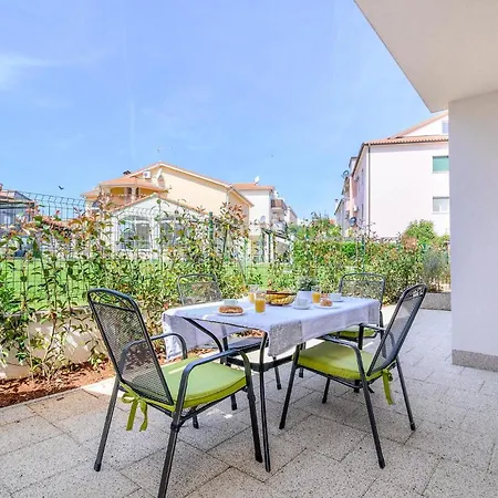 Awesome In With Kitchen Apartment Rovinj