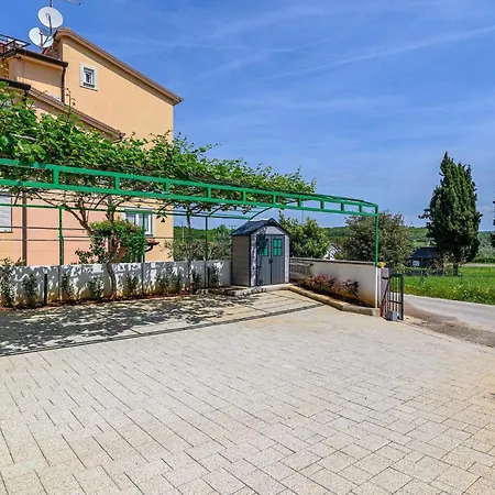 Awesome In With Kitchen Apartment Rovinj