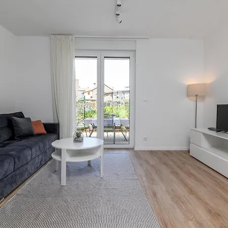 Apartamento 1 Bedroom Lovely In *